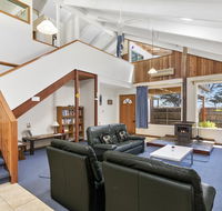 Black Dolphin Waterfront Townhouse - Bay Views - Accommodation Australia