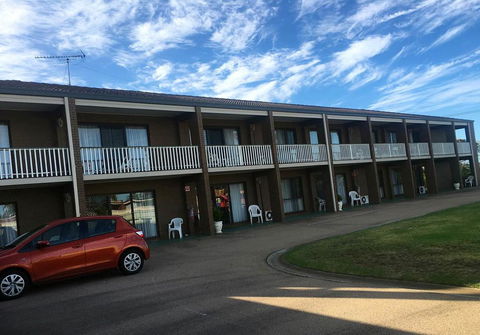 Black Swan Motor Inn - Accommodation Australia 1