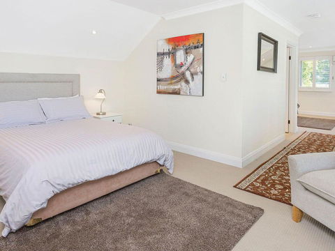 Blake Loft On Manning - 500 Metres To Two Beaches - Accommodation Australia 2