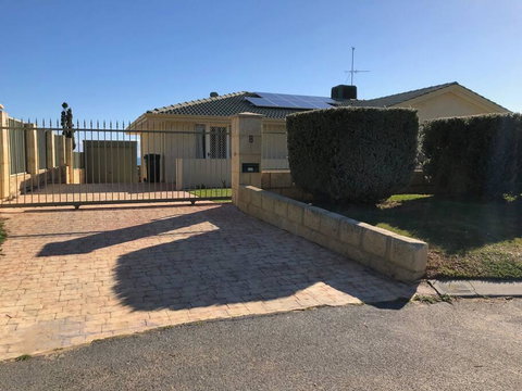 Blue Bay Beach Getaway - Accommodation Australia 3