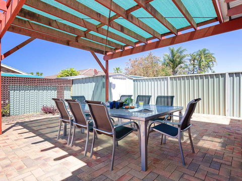 Blue Bay, 83a Rocky Point Road - Foxtel & Air Conditioning Downstairs - Accommodation Australia 2