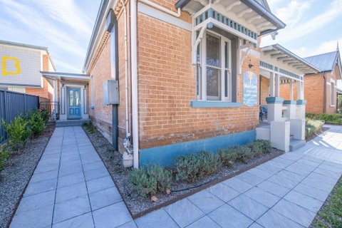 Blue Door Apartments Spacious CBD Apartment - Accommodation Australia 1