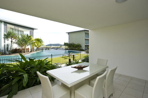 Blue On Blue Apartment 812 - Accommodation Australia 3