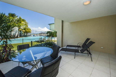 Blue On Blue Apartment 813 - Accommodation Australia 0