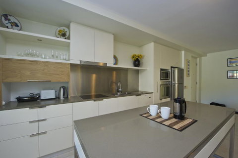 Blue On Blue Apartment 921 - Accommodation Australia 0