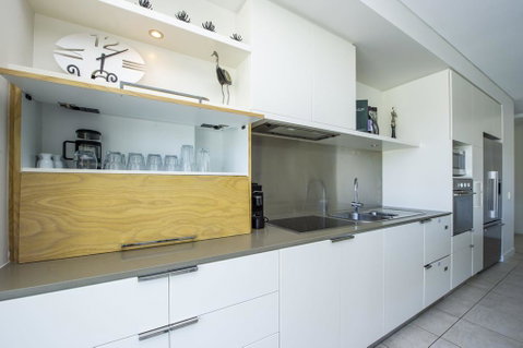Blue On Blue Penthouse Apartment 335 - Accommodation Australia 3