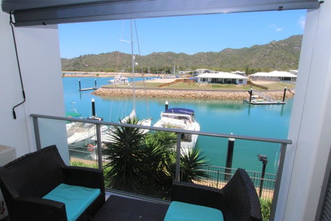 Blue On Blue Studio Room 1222 - Accommodation Australia 0