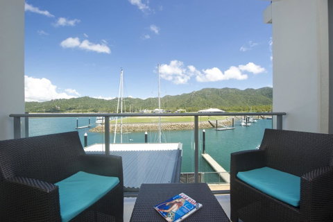 Blue On Blue Studio Room 1242 - Accommodation Australia 0