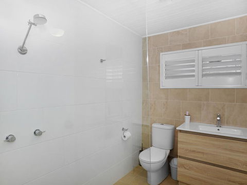 Blue River Apartments - Australia Shopping 1