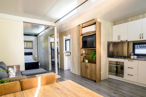 Blue Sapphire Village - Accommodation Australia 2