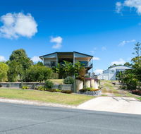 Blue Water Retreat - Upstairs  Downstairs - Local Tourism