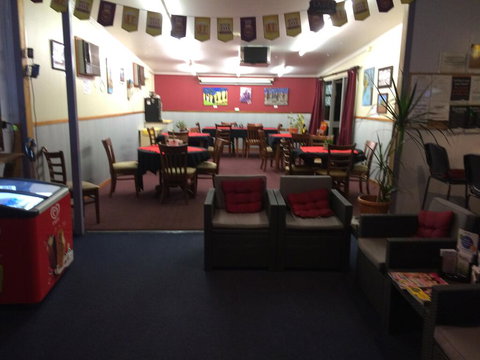 Bluff Hotel - Australia Shopping 2