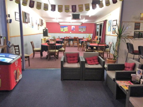 Bluff Hotel - Australia Shopping 3