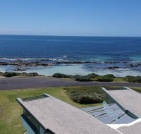 Boathouse - nearly in the water and wonderful views - Accommodation Australia