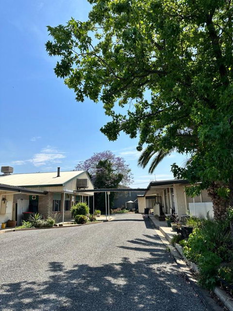 The Shamrock Hotel Balranald - Australia Shopping 3