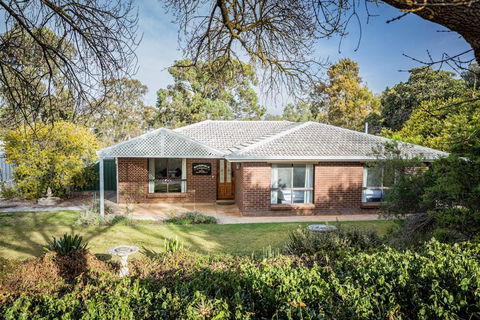 Watervale Hotel Guesthouse - Accommodation Australia 1
