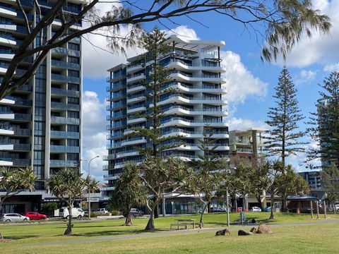 X Kirra Apartments - Accommodation Australia 3