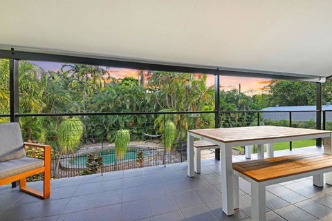 A Tropical Pool Paradise In Rapid Creek - Accommodation Australia 2