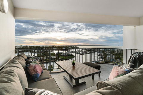 Anchor Point Penthouse 3BR With Marina Views - Pool - BBQs - Accommodation Australia 4