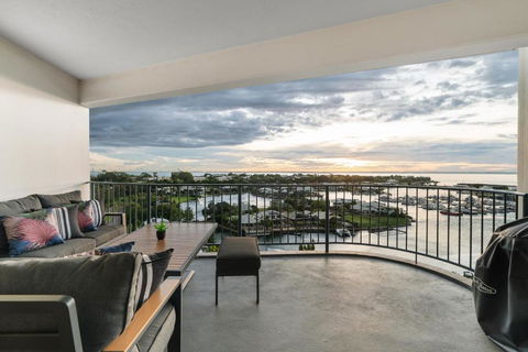 Anchor Point Penthouse 3BR With Marina Views - Pool - BBQs - Accommodation Australia 2