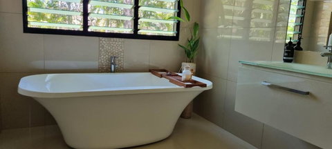 Berry Springs Tropical Retreat - Australia Shopping 4