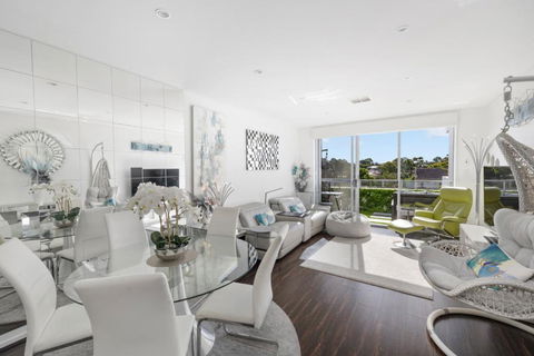 Willoughby Luxe - Modern Stay Near Sydney CBD - Local Tourism 0