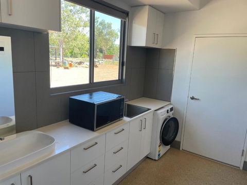 Rural Tranquility - Close To Town - Accommodation Australia 3