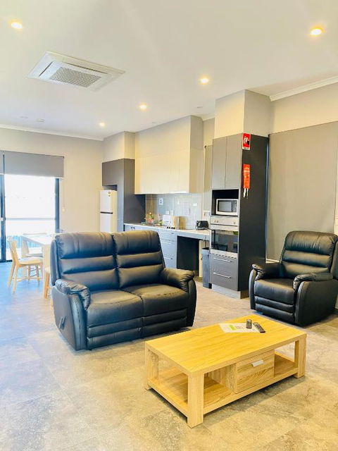 Berrimah Cozy Retreat - Local Tourism 4
