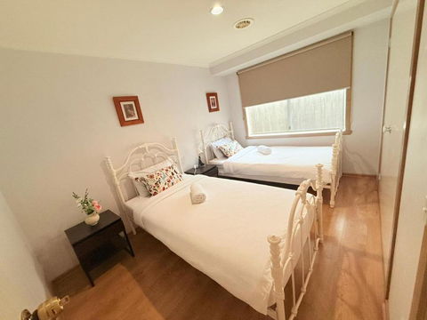 YF Home Sweet Home - Local Tourism 1