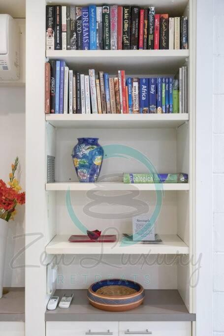 ZEN TREETOPS - Boutique 2-BR Apt W/ Private Pool - Accommodation Australia 1