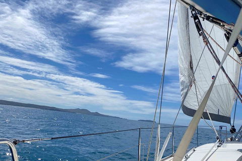 Sailing Curlew Escape On Moreton Bay - Accommodation Australia 4