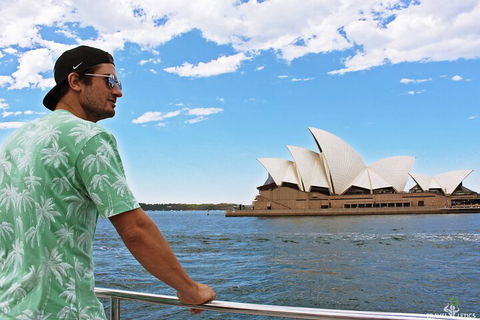 Sydney Harbour Hop-on Hop-off Cruise - Local Tourism 3