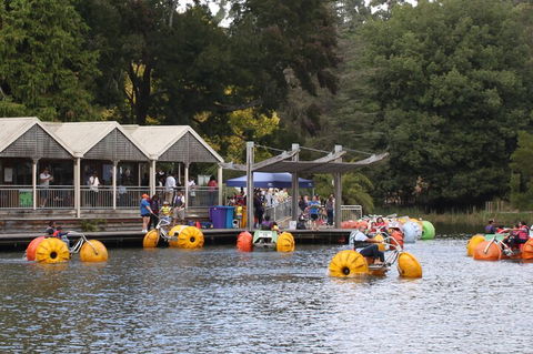 Yarra Valley, Dandenong Ranges Inc. Lunch With Wine,plus Morning Tea,chocolate - Bed n Breakfasts 1