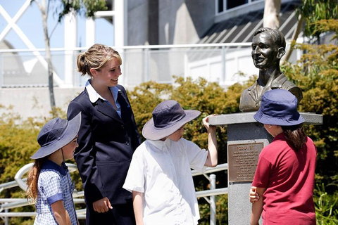 Ultimate Sports Lovers Bus Tour Of Melbourne - Australia Shopping 4