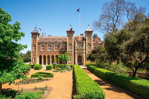 Perth Scavenger Hunt: Perched On A Swan - Local Tourism 0