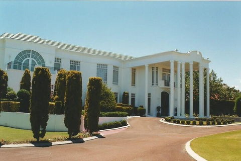 The Billionaire Club - Accommodation Australia 2