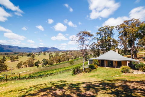Luxury Blue Mountains Tour With Aussie BBQ Lunch And Wine Tasting - Accommodation Australia 5