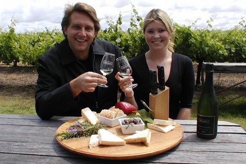 Swan Valley Tour From Perth: Wine, Beer And Chocolate Tastings - Local Tourism 4